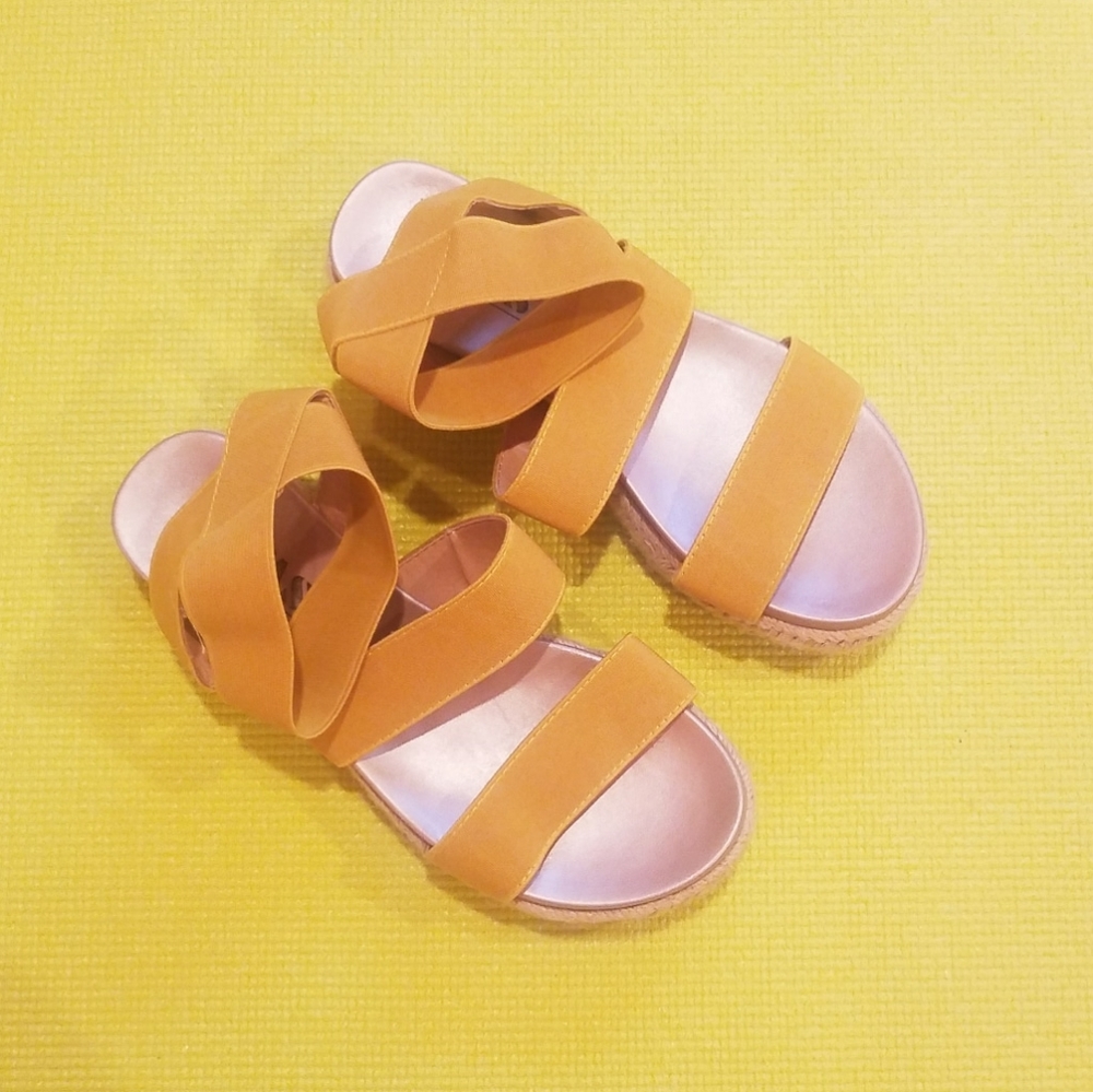 NEW Espadrille Sandals - Picture 3 of 6